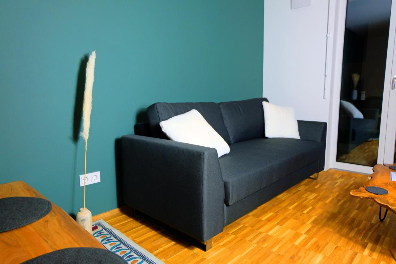 Design Apartment Nr 2 Mit Terrasse Und Parkplatz Straubing Exterior foto